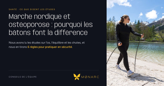 Une marcheuse pratique la marche nordique avec les Arcs de Marche® MØNARC® au bord d'un lac de montagne.